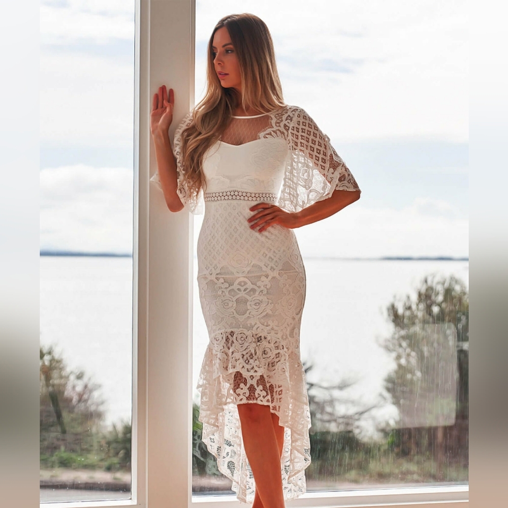 Two Sisters the Label Reyna White Dress midi lace size 4